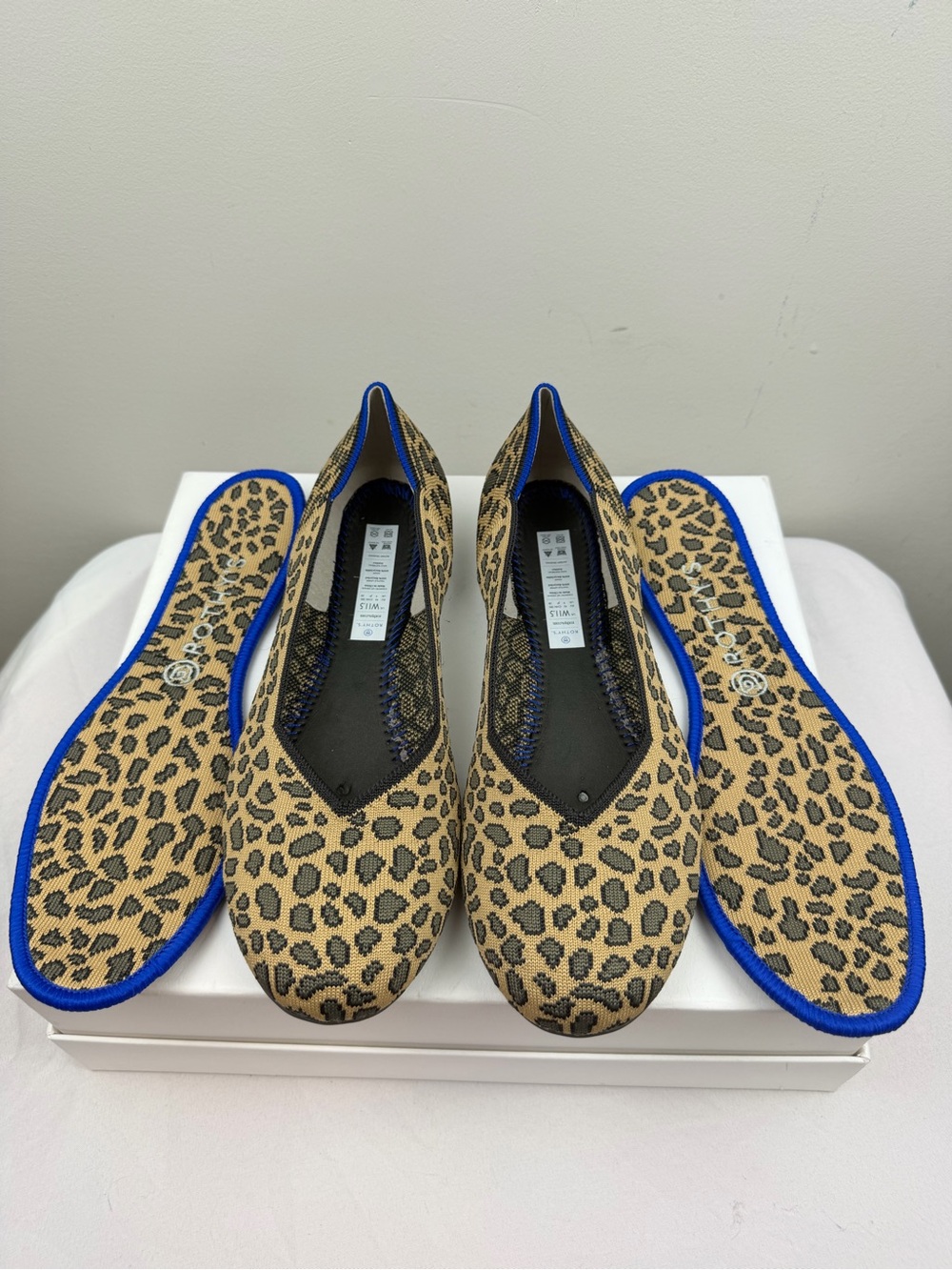 *NEW* Rothys Rounded Toe Flat in Spotted Leopard sz 11.5 Retired Pattern - Picture 8 of 10